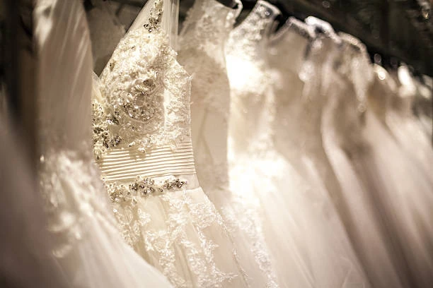 Proven Ways to Sell Your Bridal Dress Online | Blog Tradewheel