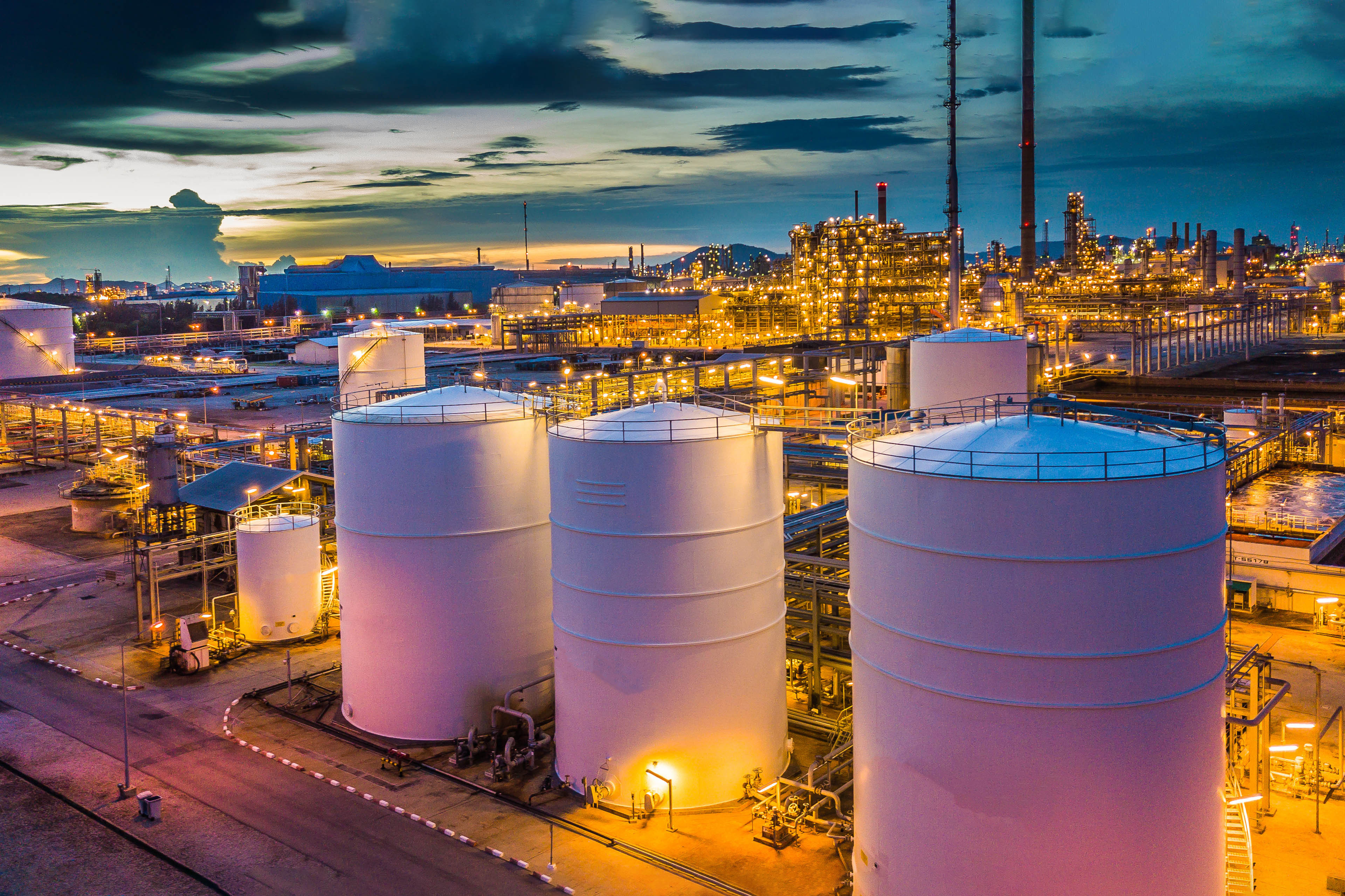 Best Selling D2 Gas Oil and Heavy Crude Oil Available for Shipping