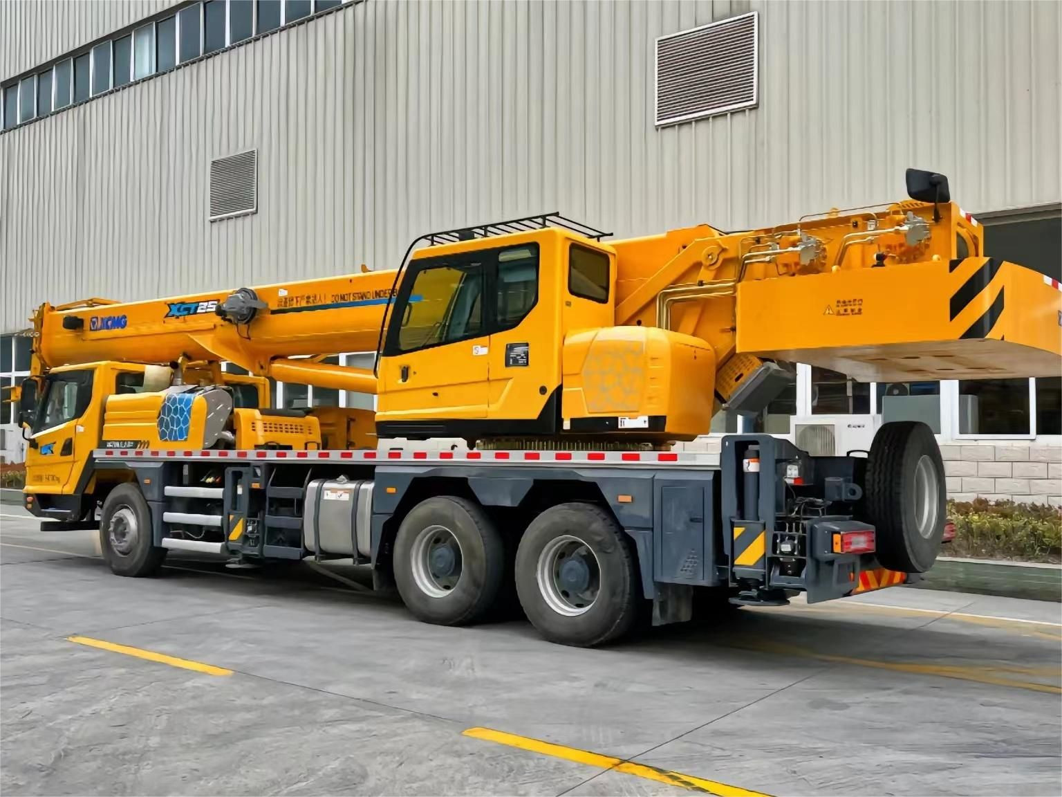 Buy Used Xcmg 25 Ton Crane Qy25 Xcmg Qy25 Cranes from