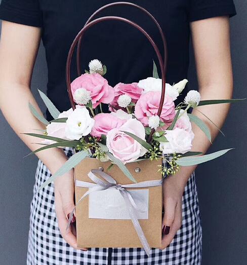 Flower Paper Box, Paper Flower Gift Bags With Metal Chain, Bouquet Storage  Bucket Portable Handbag Bouquet Wrapping Basket For Wedding Mother's Day -  Temu Latvia