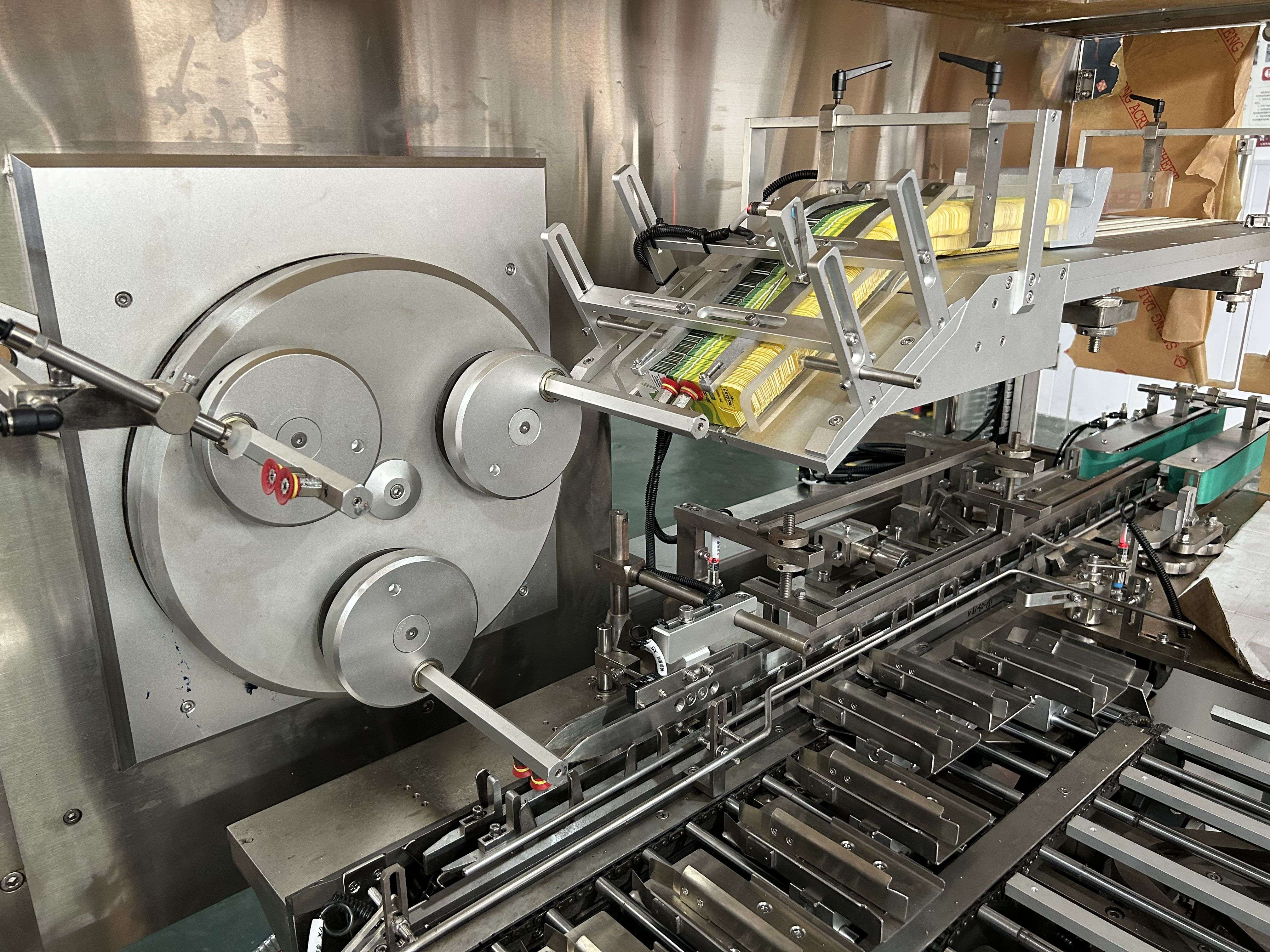 Buy Automatic Horizontal Sideloading Cartoning Machine For Round Bottle ...