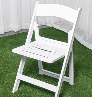 White lightweight folding chair