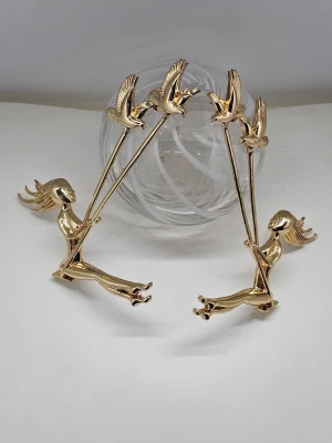 EARRINGS GURLS LIKE TO SWING WSE888-025