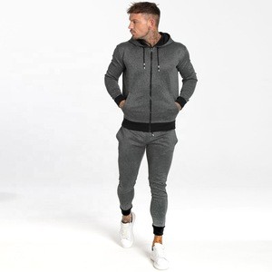 2020 Newest Customized training plain fitted tracksuit