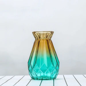 Amazon Hot Sale New Arrival Decorative transparent crystal colored vase flower glass vases in Bulk