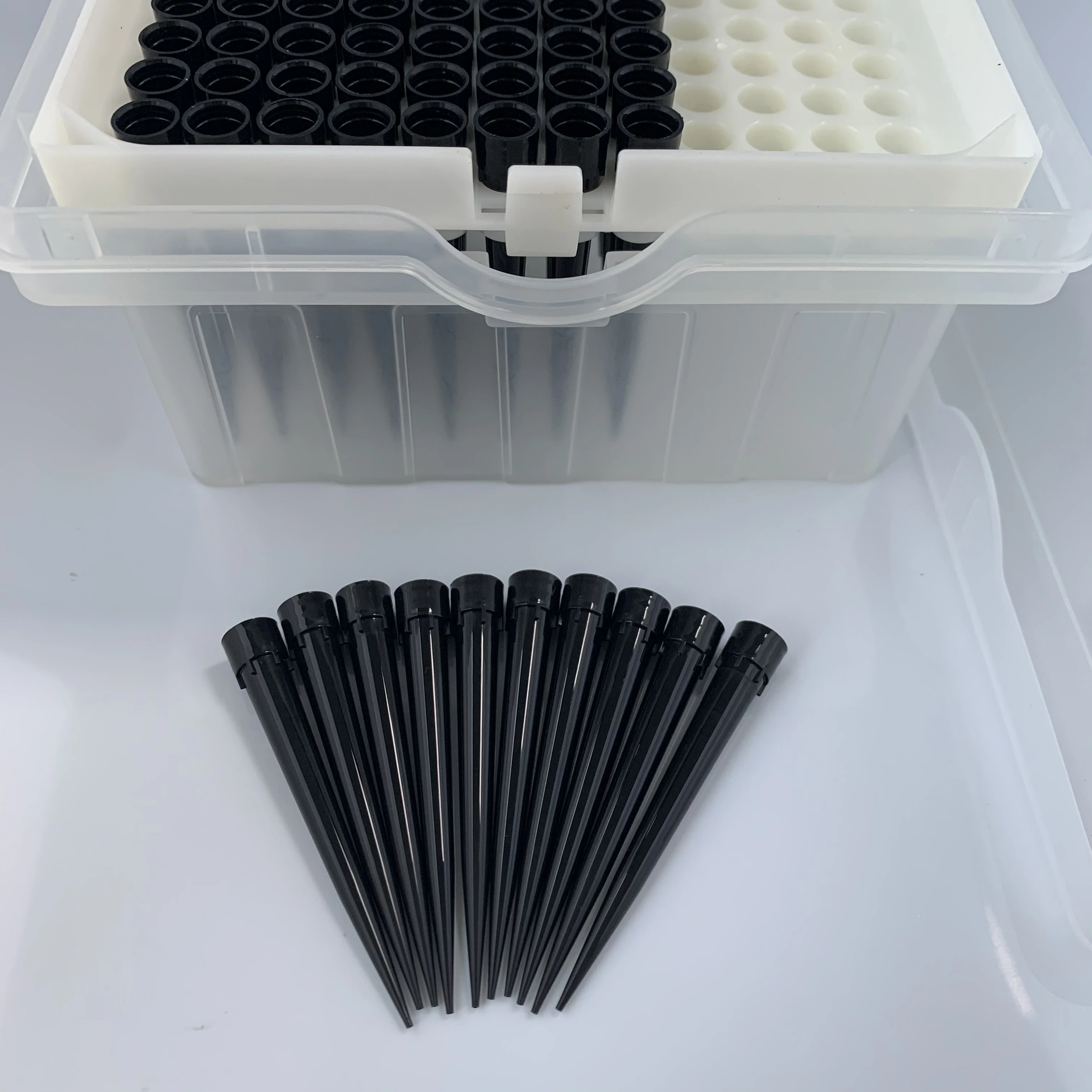 Different capacity PP 200ul 1000ul sterile black conductive pipette tip
