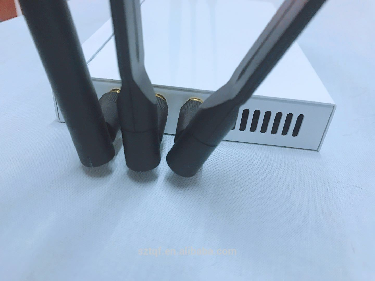 High Link Sim Card Router Buy High Power Industrial Router With 4 Sim Card Slot from Shenzhen ...