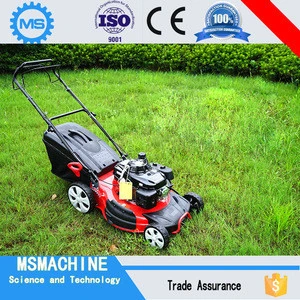 Mower with adjustable cutting height golf green mower