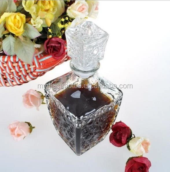 Square clear glass wisky russian liqueur bottle with lid