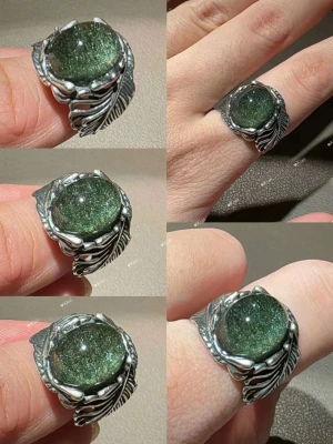 Crystal Ring---Queen Series (Fireworks Super Seven, Green Sands Ghost)