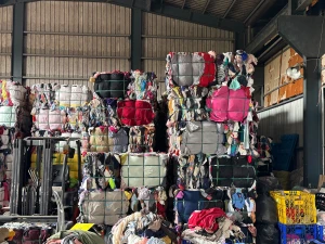 unsorted second-hand clothes