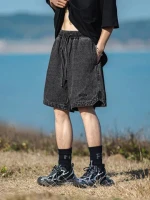 2024 Washed Vintage Denim Shorts for Mens Summer New American Style Retro Embroidered Triangle Split Design Cropped Pants
