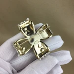 CC Luxury Designer Brand Jewelry Vintage Cross Flower CC Pink Brooch Sweater Pearl Rinestone Crystal Brooches Women Party Gift