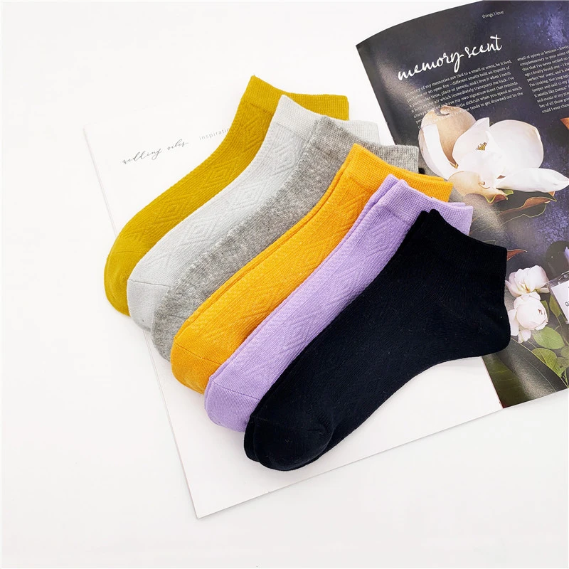 China Custom Made Sport Ankle Socks Women Colored Fashion Casual Socks