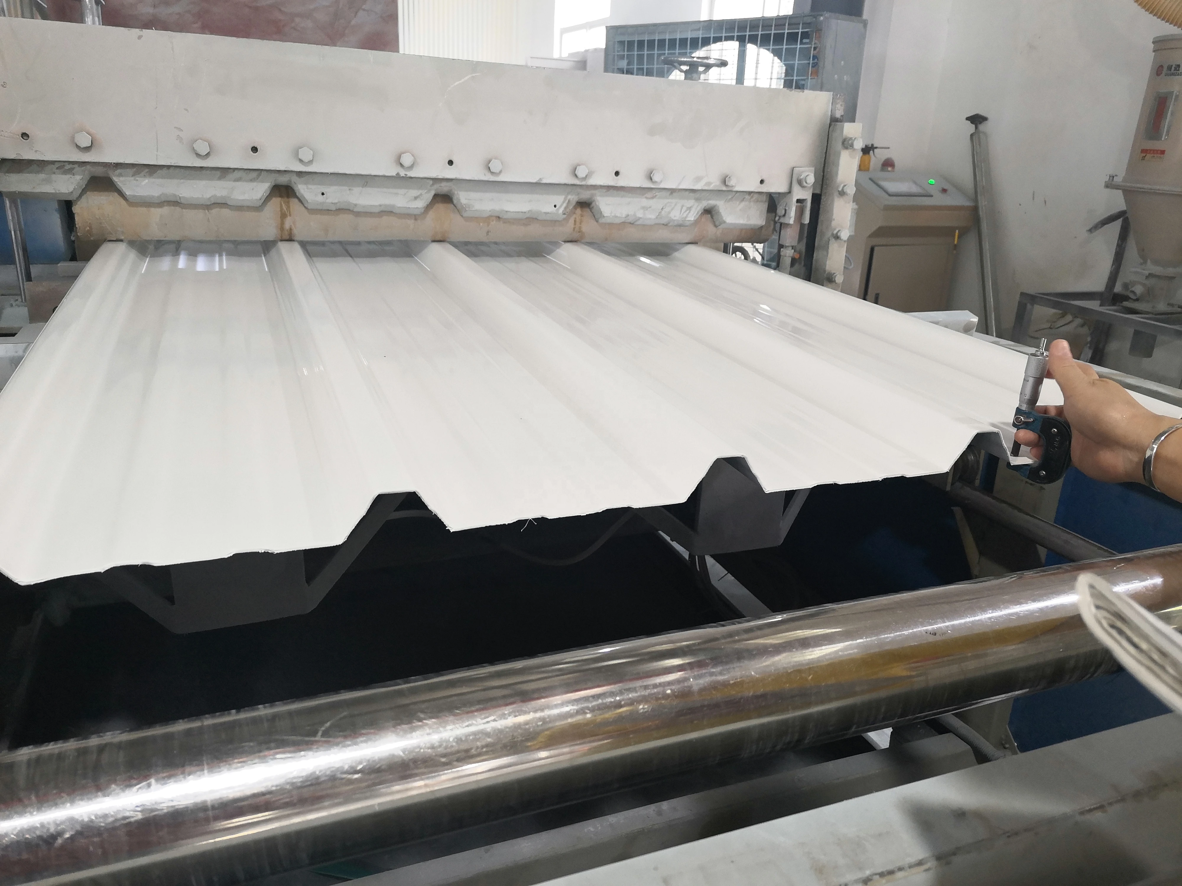 china supplier buiulding materials roofing sheet corrugated roofing pvc roof tile