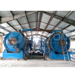 Continuous running used tire pyrolysis machine