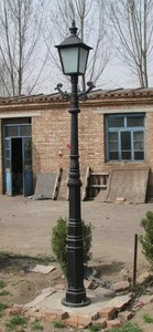 metal street lamp pole