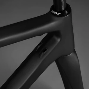 new Ultra-light carbon Road bicycle frame FM008.Superlight road bike frame 780g