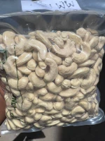 Premium Kenyan Cashew Nuts – WW320, WW240, WW210, WW180"