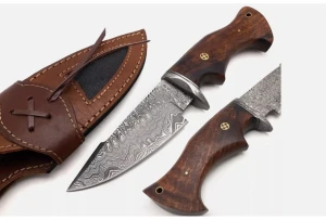 Hunting knife