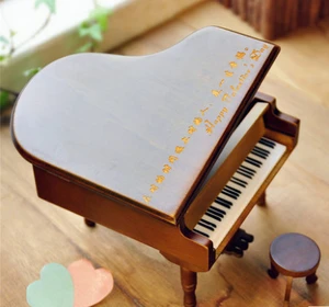 china  2015 Hand Cranked Wooden Mini Piano Shaped Music Box
