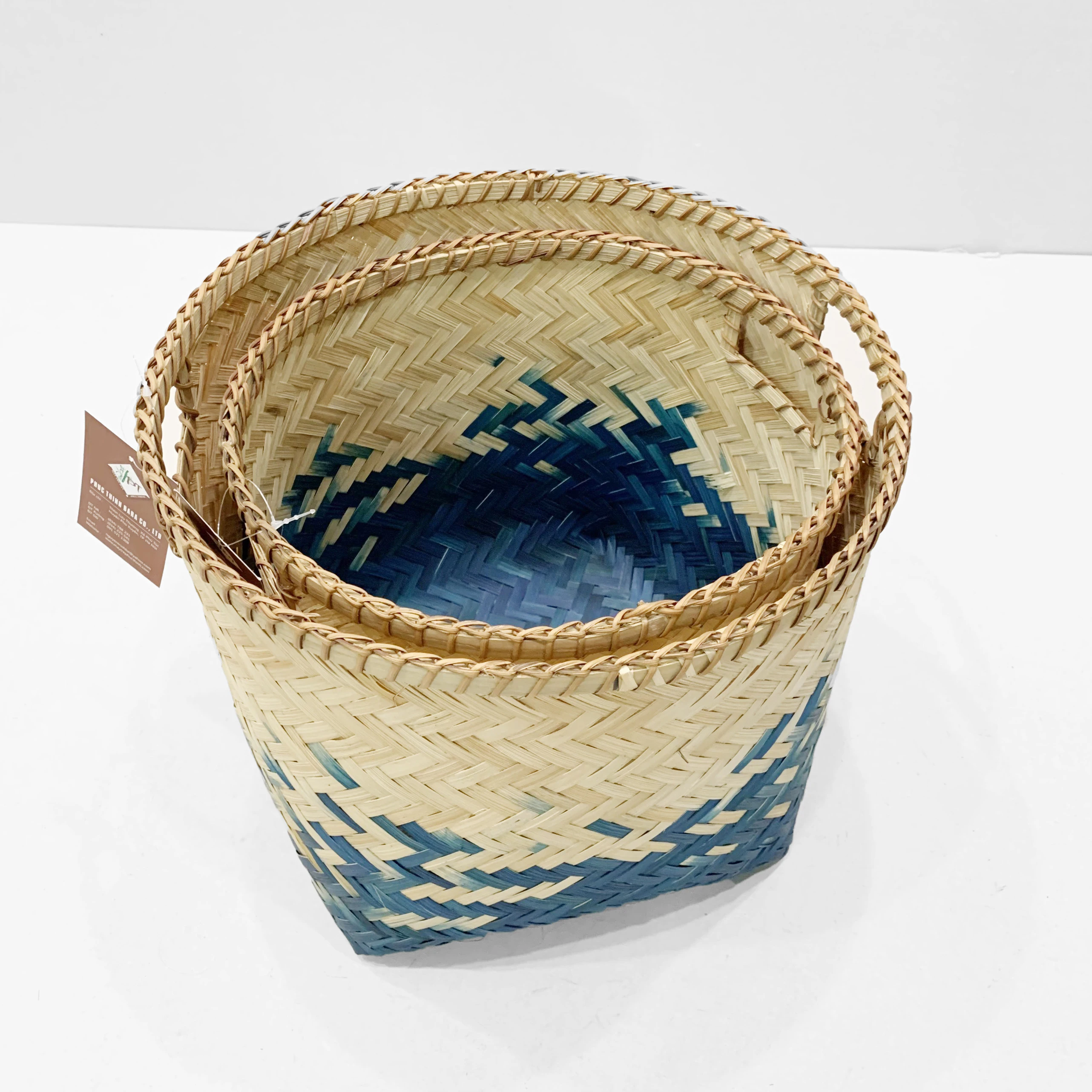 Custom-made Vietnam Eco-friendly Handwoven Bamboo storage basket Set of 2 pieces  wicker storage basket