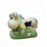 Custom vinyl plastic garden decorative outdoor ornaments resin cow statue ornaments