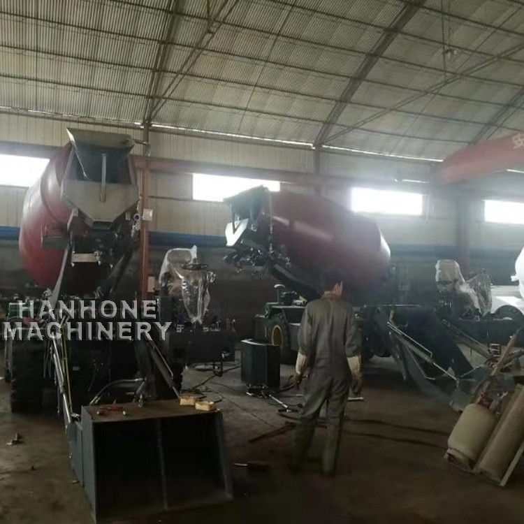 HIGH EFFICIENCY WATER PUMP SUPPLY SYSTEM 3.5M3 SELF LOADING CEMENT CONCRETE MIXER ON SALE