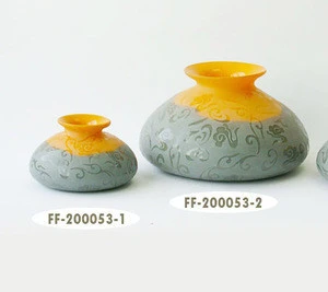 High quality different style small flat round shape mini bud wide mouth frostred glass flower vase made in china