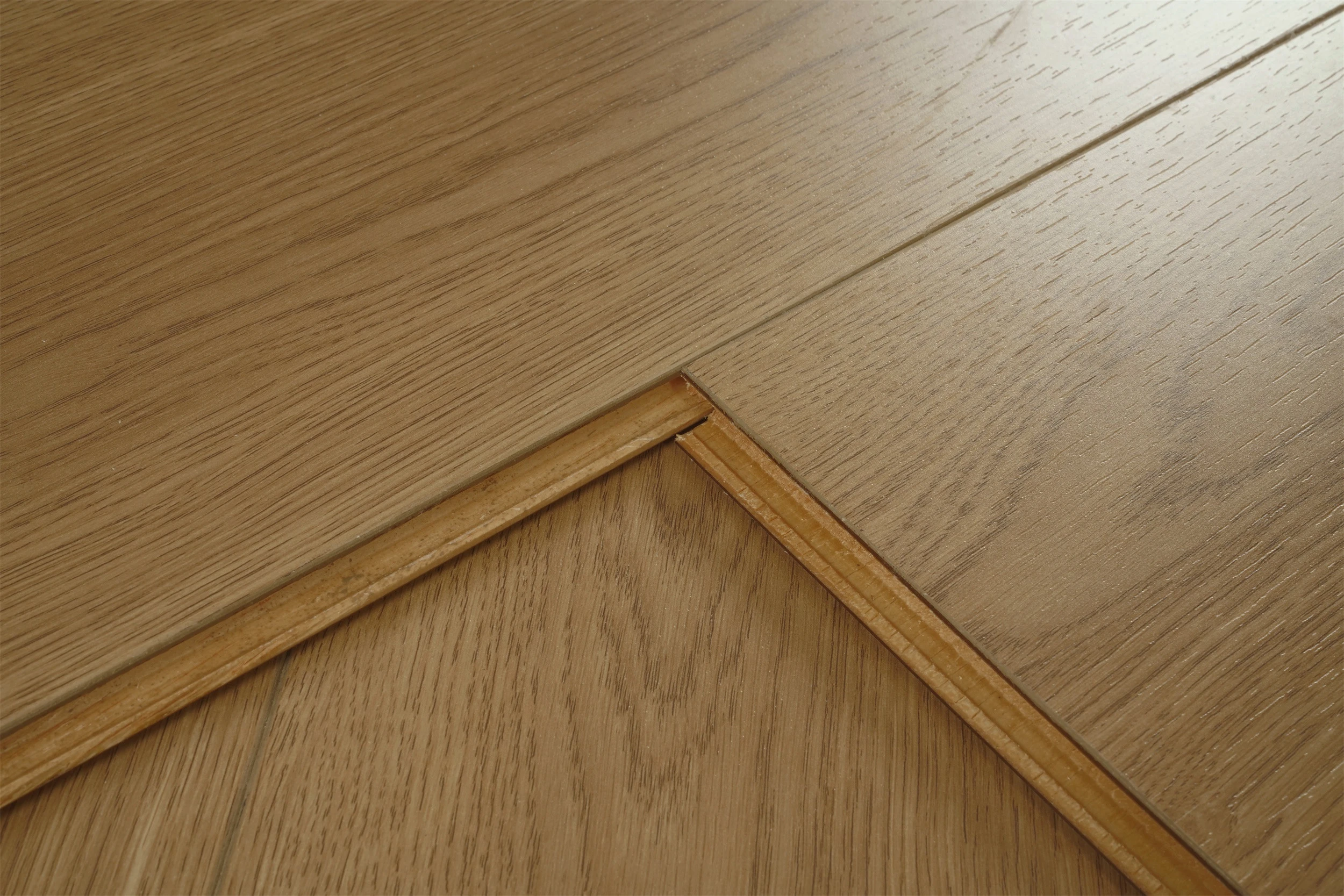 High quality three layers engineered hardwood floor eucalyptus/pine/birch flooring