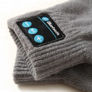 Newest Design  Best Touchscreen Knitting Mittens Glove Blue tooth with Headphone
