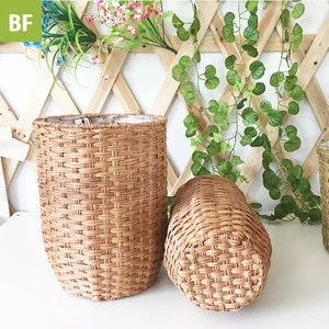 outdoor garden classic round rattan flower basket with plastic liner