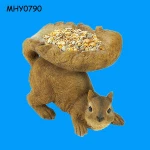 Outdoor ornamental squirrel Bird Animal Feeder