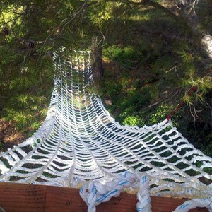 Playground climbing net