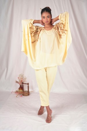 Yellow fitted Women's cigarette pants