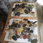Natural Colorful Sliced River Pebbles Stones Floor Tiles Mesh Pave
