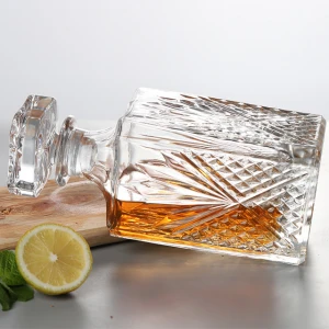 Amazon hot sale whiskey decanter and wine bottle with gift box customized logo whiskey glass