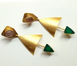 Attractive Mate Look Solid Handmade Precious 22 K Gold Platting Brass Metal Earring With Colored Gemstone Brass Stud Earring