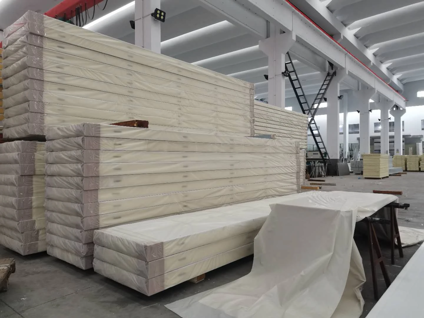 China polyurethane foam sandwich panel material PIR/PUR/PU panel