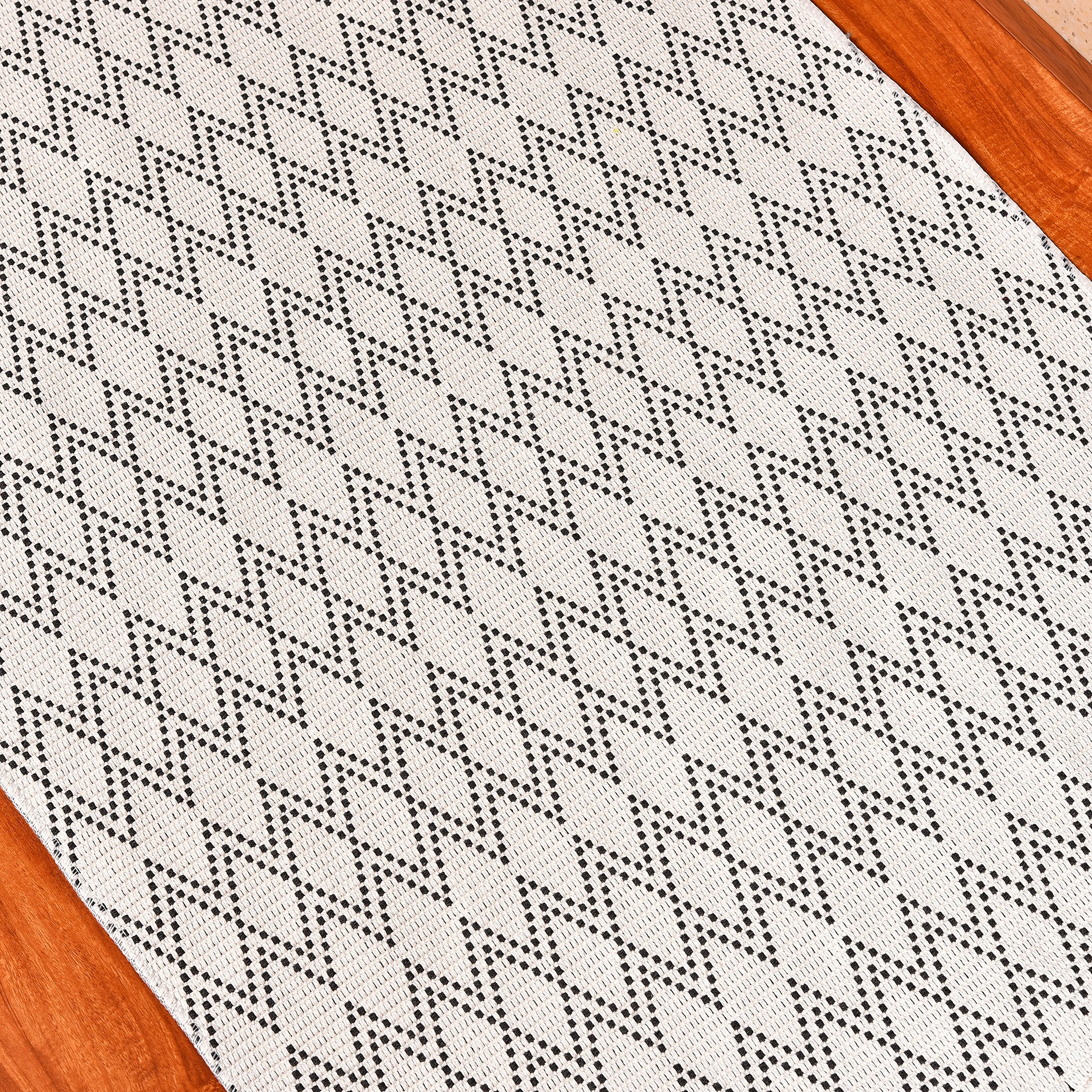 Chinese supply cotton weave modern simple  mat kitchen bedroom carpet tiles white and black wavy rug custom