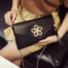 High Quality Guangzhou Factory Direct Sale Fashion Flower Lock Design 3 Colors Bag Wholesale Tactical Leather Sling Bag Mini Bag