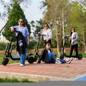 REALMAX 11 inch 60v lithium battery big power 2 wheel 5600w electric scooter with low price