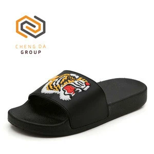 Summer fashion tiger soft thick anti-slip bathroom home beach slides mens casual slippers