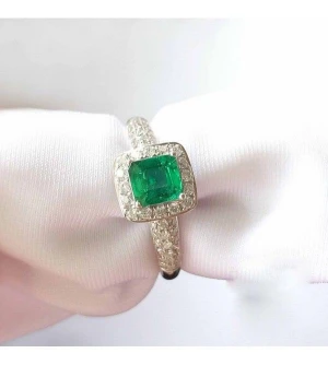 18K Emerald Ring Octagon 0.62 Cts