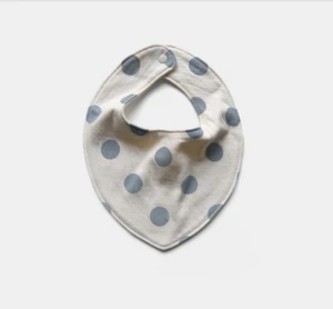china supplier 100% organic cotton muslin baby bibs with stock designs