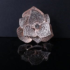 Fashion luxury jewelry gold colors flower design crystal metal brooch for women