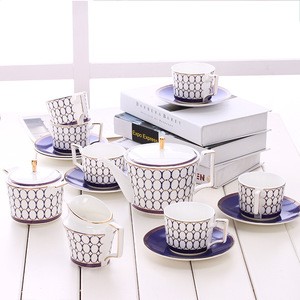 Gorgeous Luxury Western kitchen specialized bone china dinnerware / cup bowl dinner and salad plate
