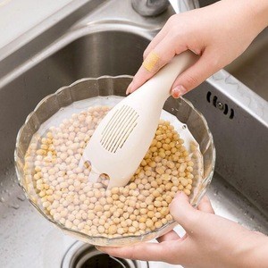 Kamus New Products Kitchen Gadget Soybeans Rice Sieve Washing Tool Plastic Strainer Spoon with Handle