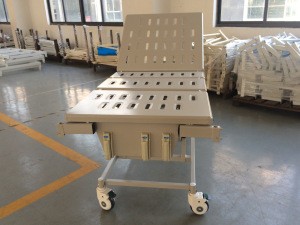 YC-3618L Warranty 2 years factory supply directly 3 cranks manual crank bed hospital equipment from China hospital bed