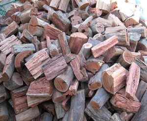 Top Quality Kiln Dried Split Firewood, Kiln Dried Firewood in bags Oak fire wood / Spruce/ Birch firewood for sale